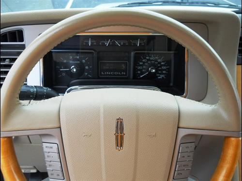 Lincoln Navigator 2009 photo 2
