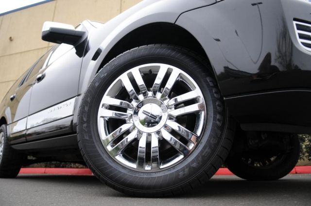 Lincoln Navigator 2010 photo 4