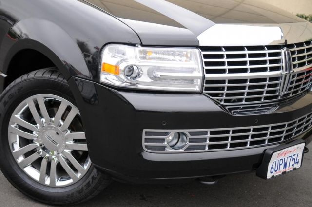 Lincoln Navigator 2010 photo 5