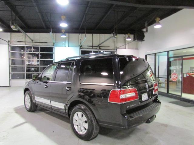 Lincoln Navigator 2010 photo 3