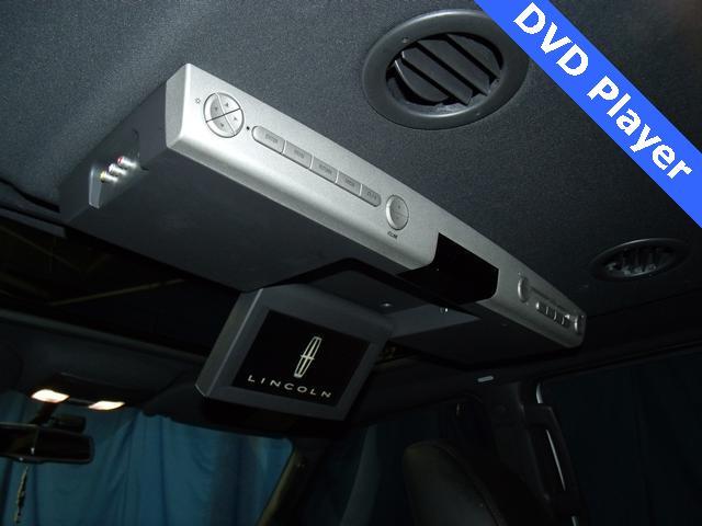 Lincoln Navigator 2010 photo 2