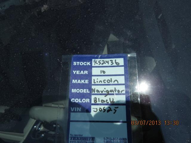 Lincoln Navigator 2010 photo 2