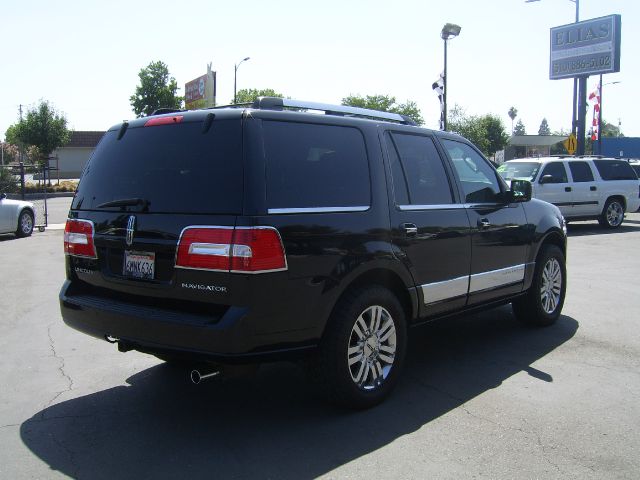 Lincoln Navigator 2010 photo 3
