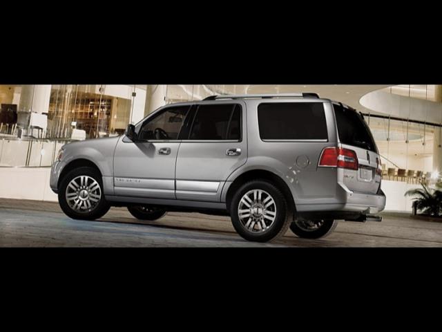Lincoln Navigator 2010 photo 4