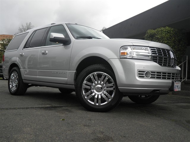 Lincoln Navigator 2010 photo 5
