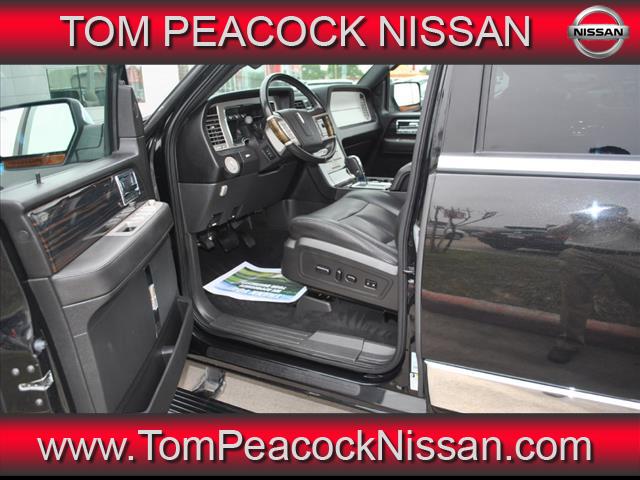 Lincoln Navigator 2010 photo 1