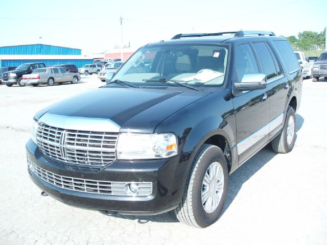 Lincoln Navigator 2010 photo 4