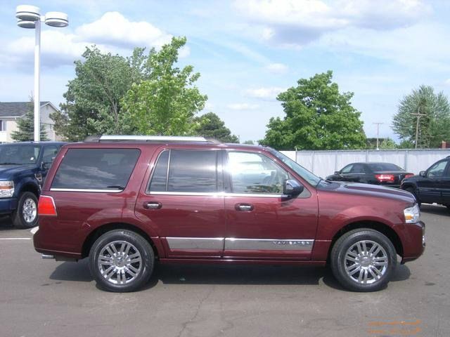 Lincoln Navigator 2010 photo 4