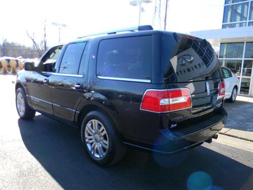 Lincoln Navigator 2011 photo 4