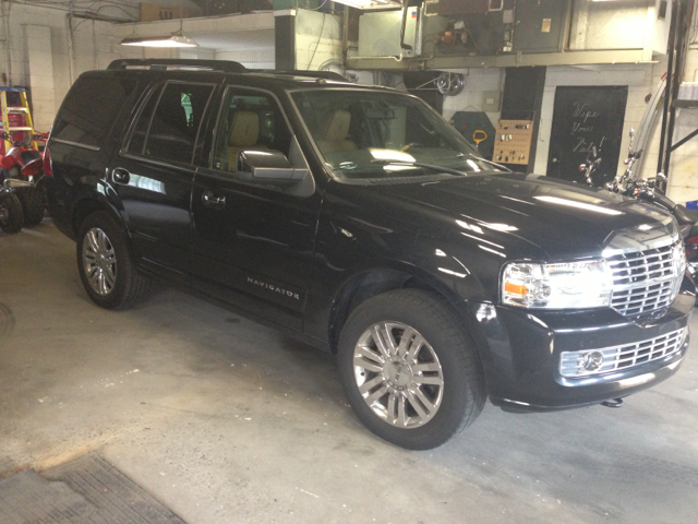 Lincoln Navigator 2011 photo 1