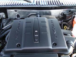 Lincoln Navigator 2011 photo 3
