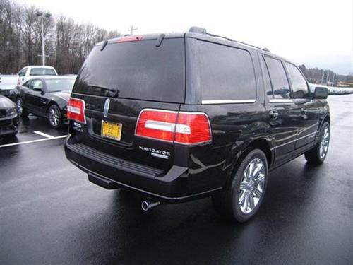 Lincoln Navigator 2011 photo 3
