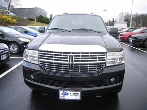 Lincoln Navigator 2011 photo 4