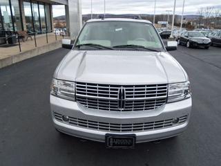 Lincoln Navigator 2011 photo 4