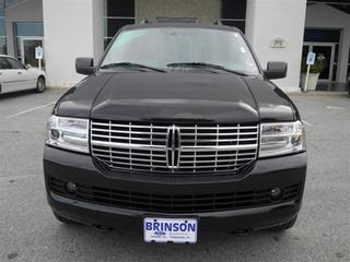 Lincoln Navigator 2011 photo 4