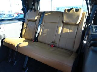 Lincoln Navigator 2011 photo 2