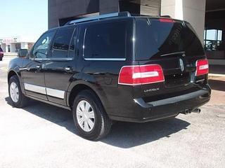 Lincoln Navigator 2011 photo 4