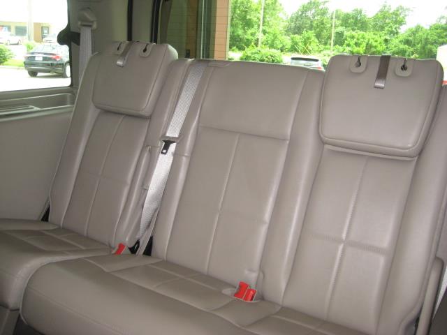Lincoln Navigator 2011 photo 1