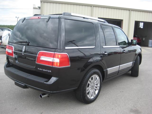 Lincoln Navigator 2011 photo 3