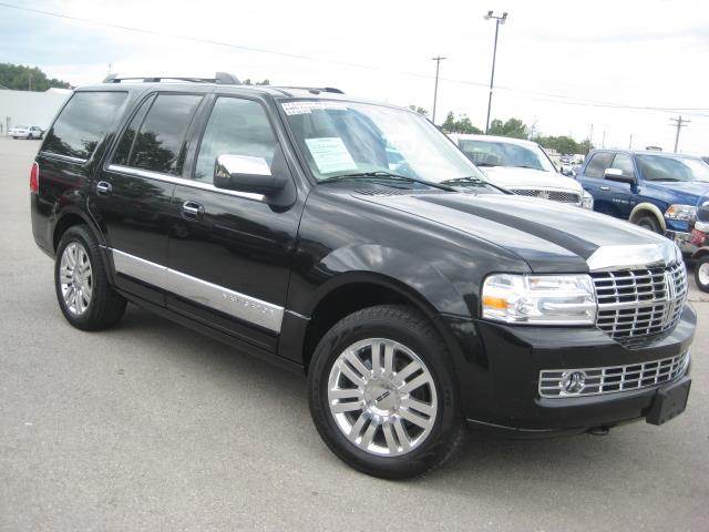 Lincoln Navigator 2011 photo 4