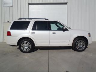 Lincoln Navigator 2011 photo 4
