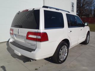 Lincoln Navigator 2011 photo 5