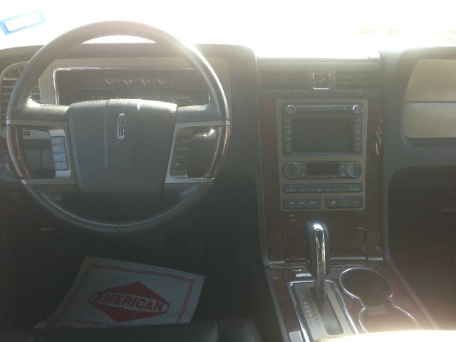 Lincoln Navigator 2012 photo 0