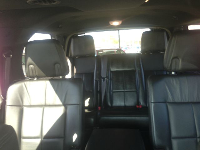 Lincoln Navigator 2012 photo 1