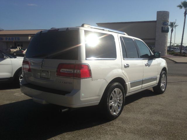 Lincoln Navigator 2012 photo 3