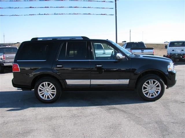 Lincoln Navigator 2012 photo 1