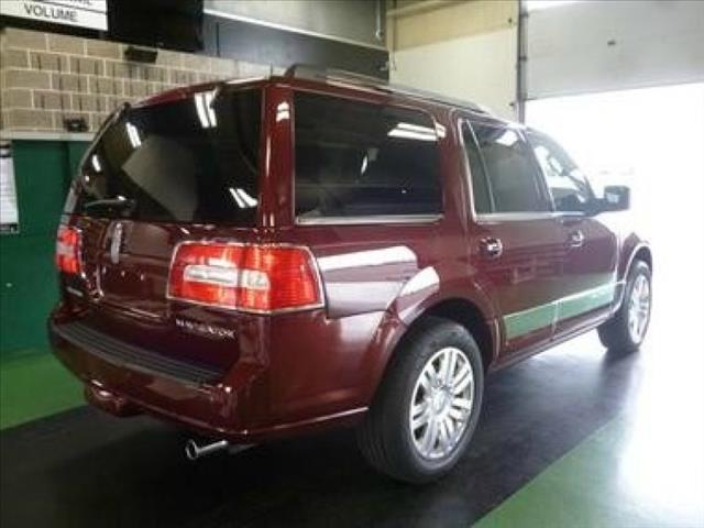 Lincoln Navigator 2012 photo 3