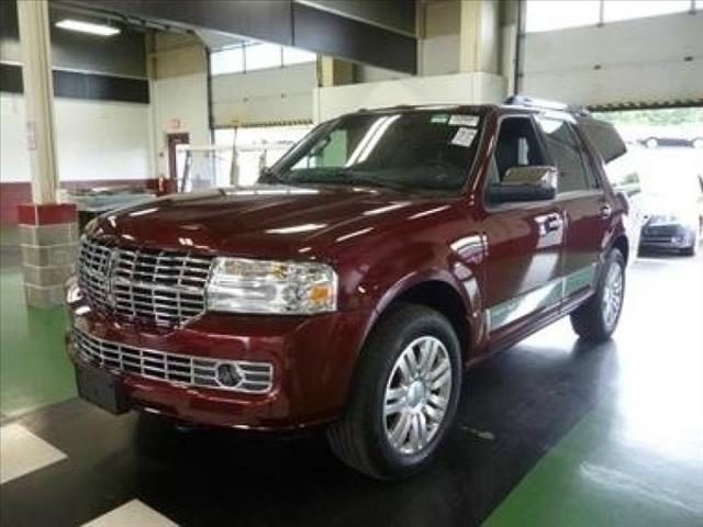 Lincoln Navigator 2012 photo 4