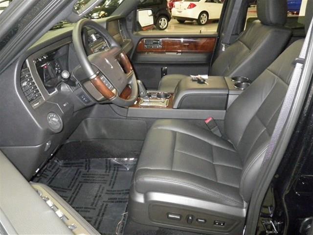 Lincoln Navigator 2013 photo 1