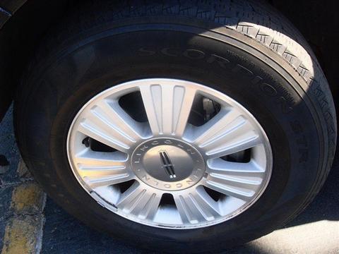 Lincoln Navigator L 2007 photo 2