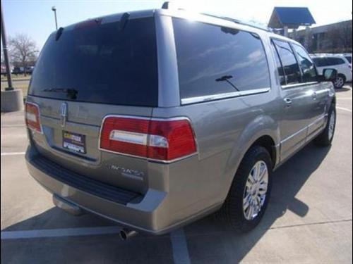 Lincoln Navigator L 2008 photo 2
