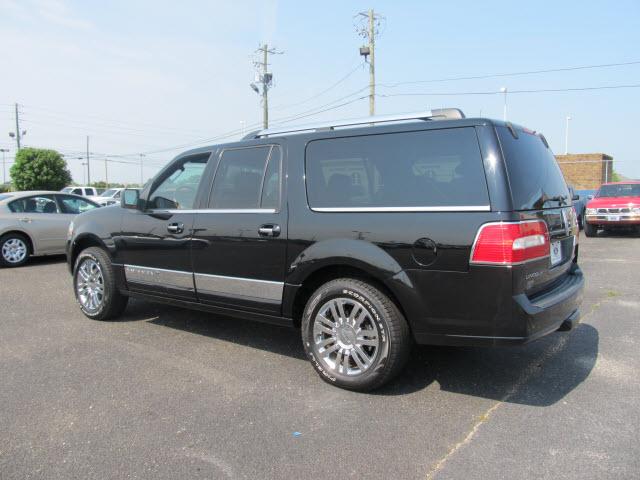 Lincoln Navigator L 2008 photo 2