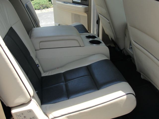 Lincoln Navigator L Ram 3500 Diesel 2-WD SUV