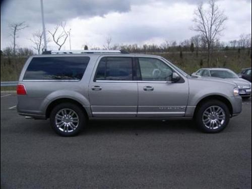 Lincoln Navigator L 2008 photo 2