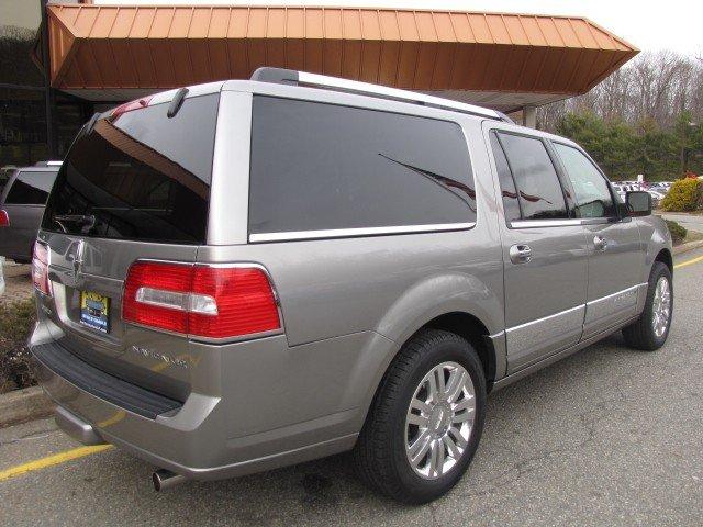 Lincoln Navigator L 2008 photo 2