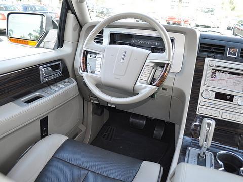 Lincoln Navigator L 2008 photo 1