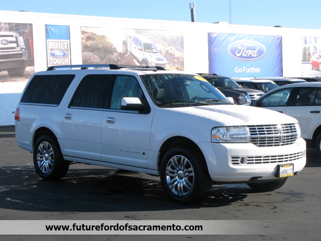Lincoln Navigator L 2010 photo 5