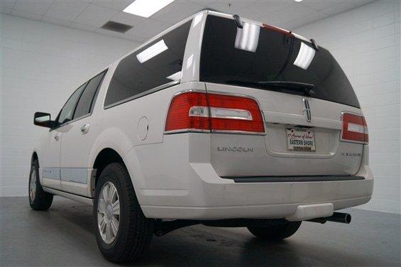 Lincoln Navigator L 2010 photo 2