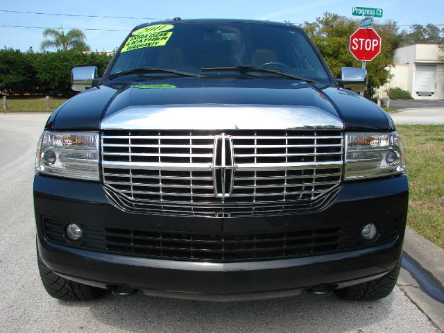 Lincoln Navigator L 2011 photo 2