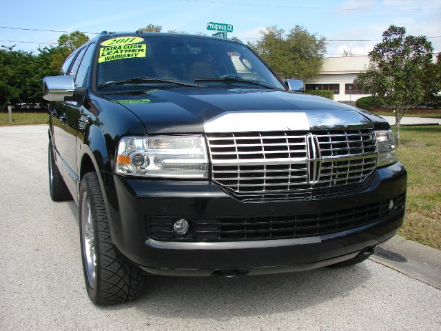 Lincoln Navigator L 2011 photo 4