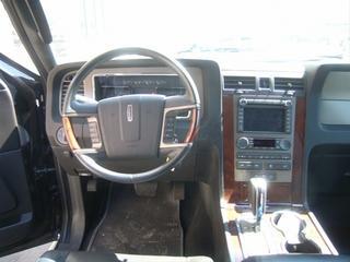 Lincoln Navigator L 2011 photo 2