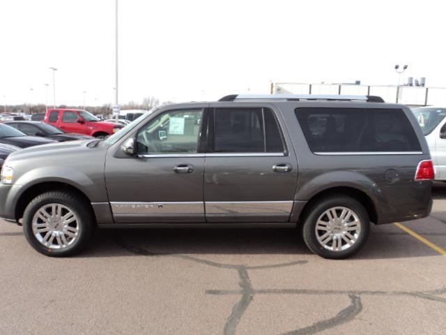 Lincoln Navigator L 2012 photo 2