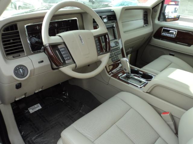 Lincoln Navigator L 2012 photo 3
