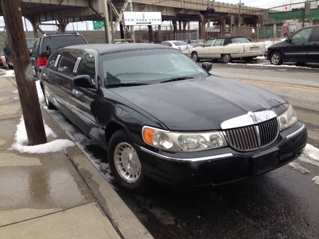 Lincoln TOW CAR 1998 photo 3
