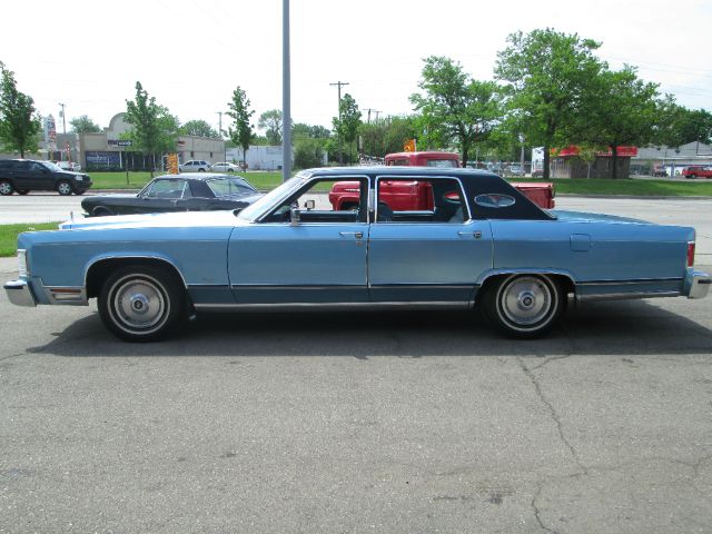 Lincoln Town Car 1978 photo 1
