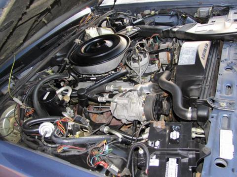 Lincoln Town Car 1984 photo 2